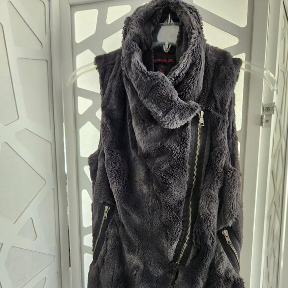 Faux Fur Vest - Dark Grey Beautiful Large Collar - Picture 9 of 10